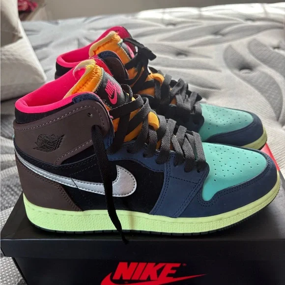 Air Jordan 1 Retro High - Picture 2 of 3